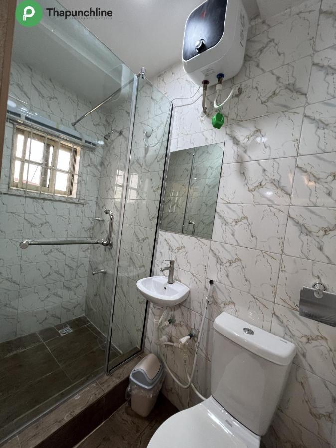 Thapunchline Hotels Ікеджа Екстер'єр фото