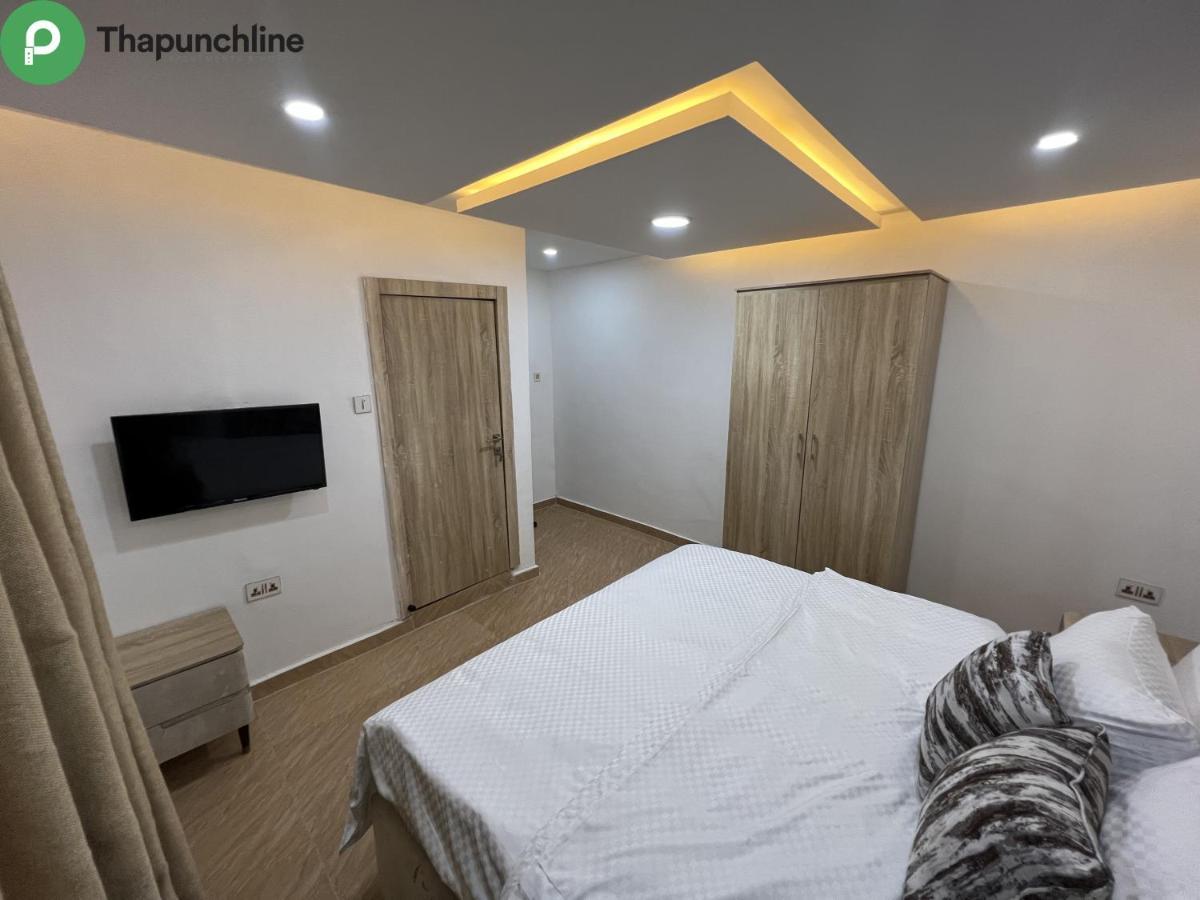 Thapunchline Hotels Ікеджа Екстер'єр фото