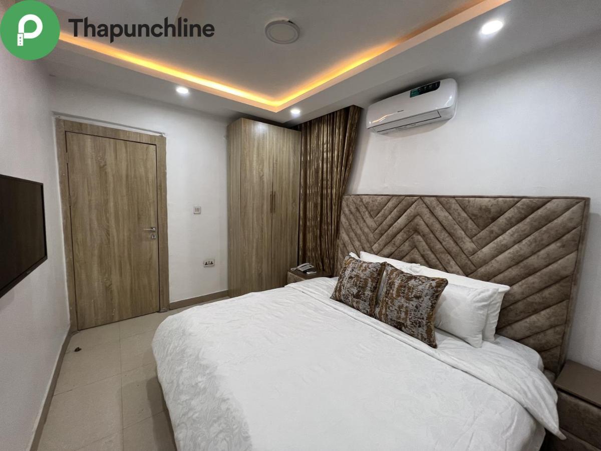 Thapunchline Hotels Ікеджа Екстер'єр фото