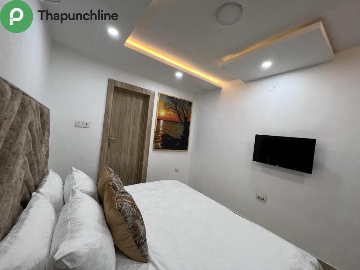 Thapunchline Hotels Ікеджа Екстер'єр фото